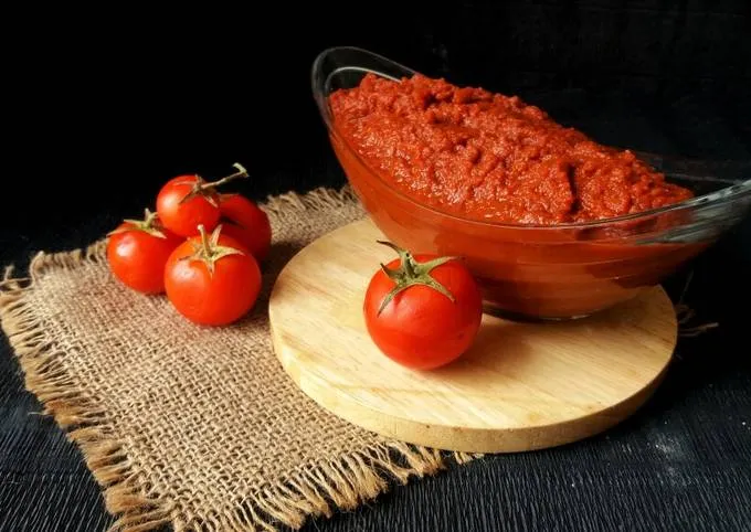 خرید و قیمت رب گوجه نیمه غلیظ
